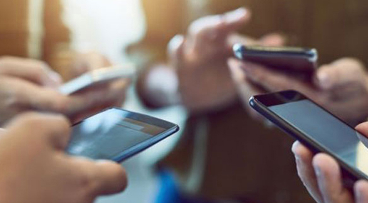 অবৈধ হ্যান্ডসেট কিনতেও গ্রাহককে গুনতে হচ্ছে অতিরিক্ত ভ্যাট